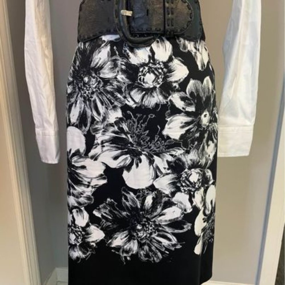 Ann Taylor Black/White Floral Pencil Skirt - Sz Med/Lg